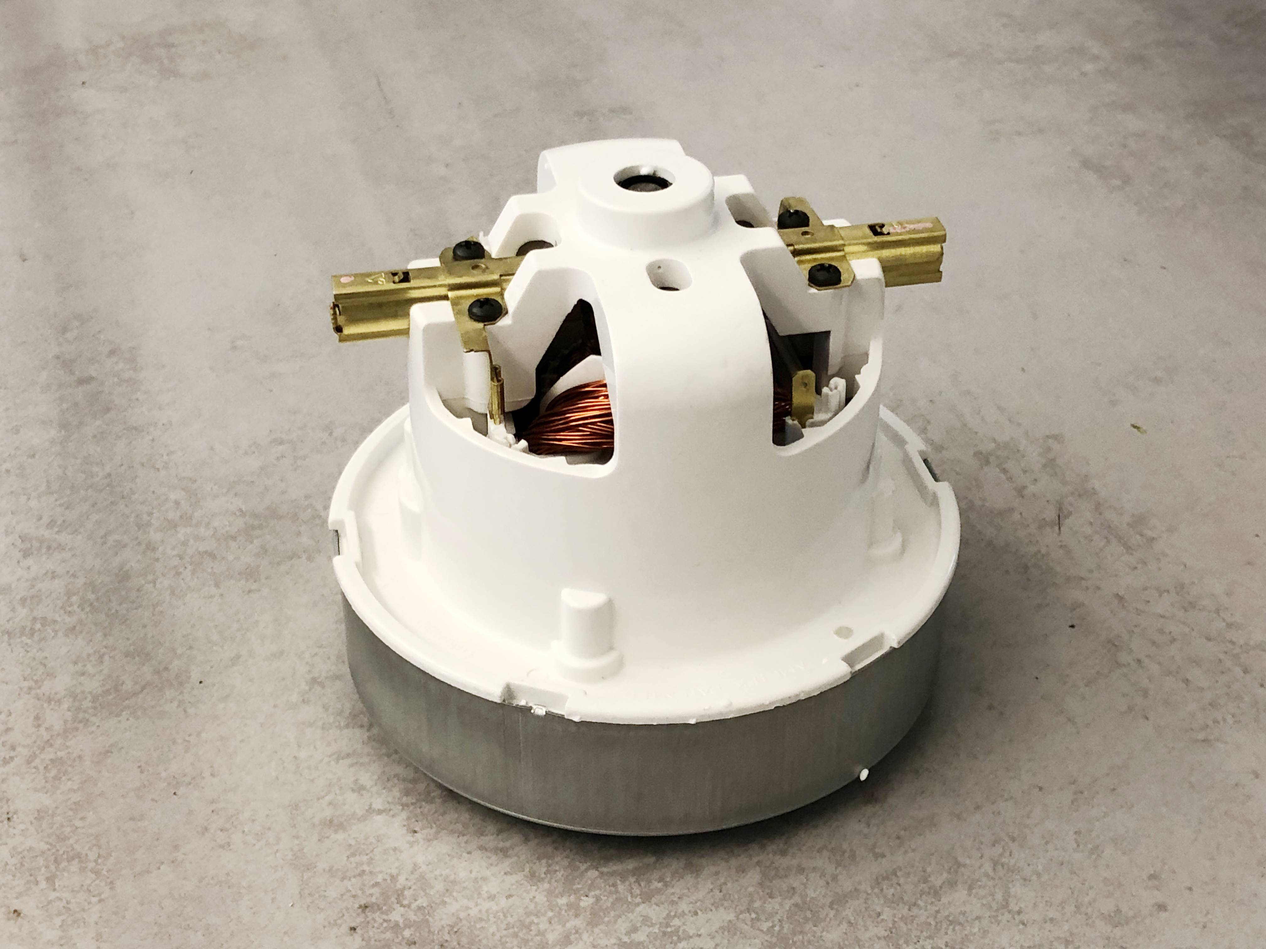 Motor inkl. Adapterplatte für einen AUT Telesauger